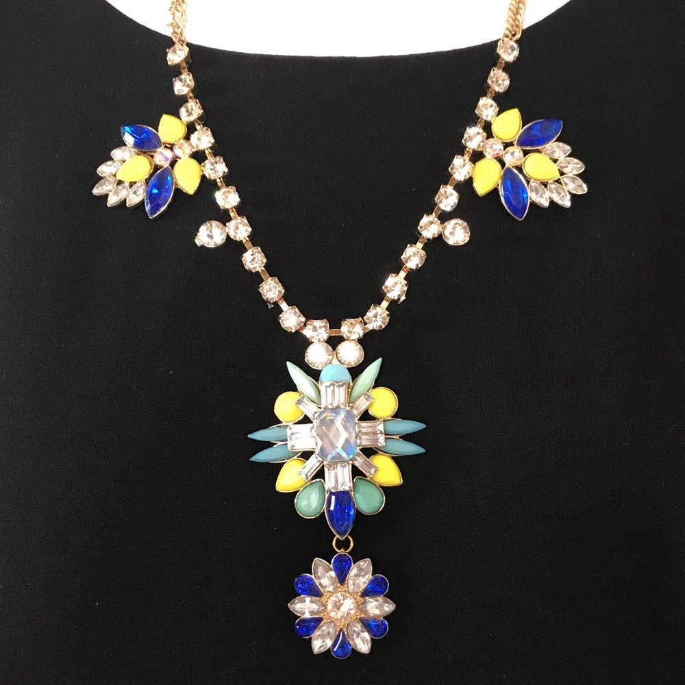 Necklace gold pastel flowers statement jewelry - Picture 2 of 7